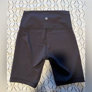 Lululemon Wunder Train High-Rise Short 8” - Black - Size 6